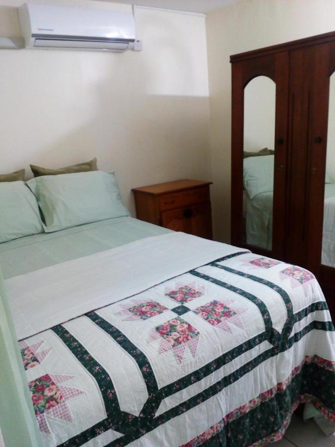 Cozy & Comfy Apartment Portmore Luaran gambar